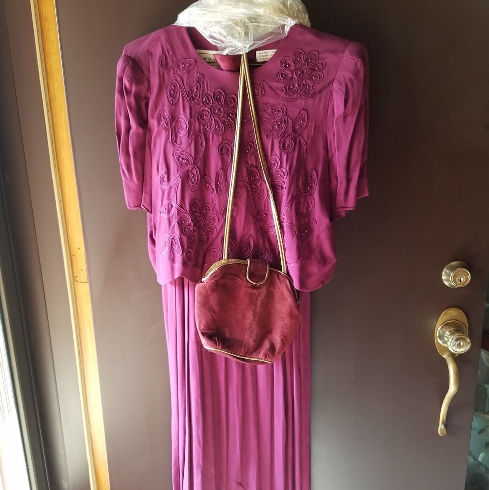 Karen steven vintage pink dress with purse.